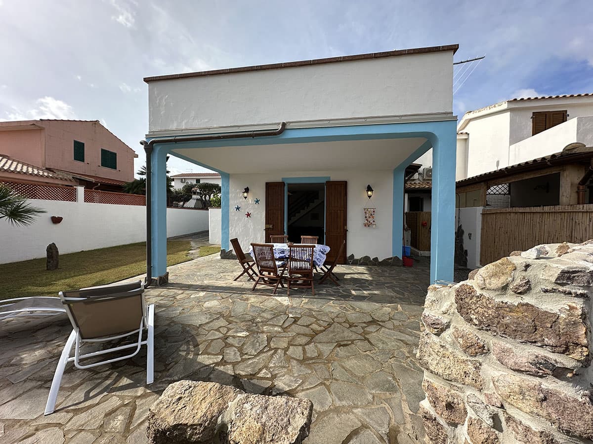 Rounded house from top